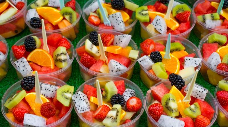 Preparar una ensalada de frutas saludable es más fácil de lo que piensas