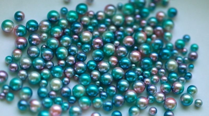 Uno de los trucos infalibles son las perlas de acero inoxidable que se utilizan para limpiar botellas de cristal